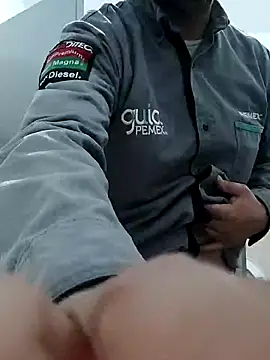 Snapshot of Diiegox69 chatting on 03-19-26, 07:23 Diiegox69 online show from 03-19-26, 07:23