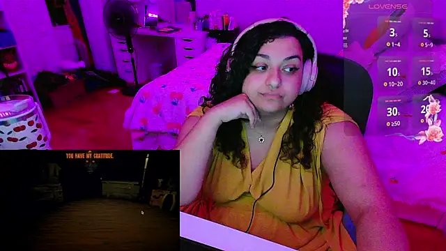 Snapshot of chericheesecake chatting on 10-05-25, 11:24 chericheesecake online show from 10-05-25, 11:24