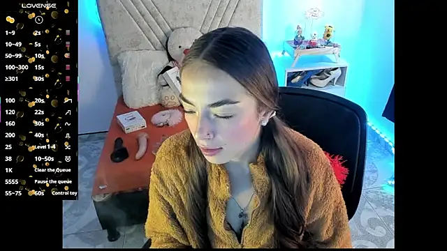 Snapshot of Mia_Victoria22 chatting on 07-05-26, 06:59 Mia Victoria22 online show from 07-05-26, 06:59