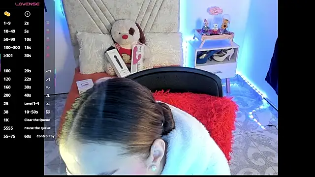 Snapshot of Mia_Victoria22 chatting on 07-17-26, 04:34 Mia Victoria22 online show from 07-17-26, 04:34