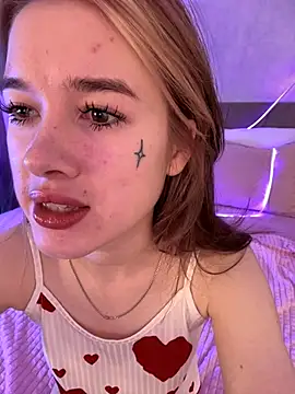 Snapshot of Marryme- chatting on 02-20-26, 01:33 Marryme- online show from 02-20-26, 01:33