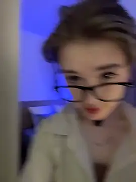 Snapshot of Marryme- chatting on 04-23-26, 01:57 Marryme- online show from 04-23-26, 01:57