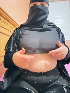 Snapshot of _Laiali_ chatting on 10-03-25, 11:18 Laiali online show from 10-03-25, 11:18