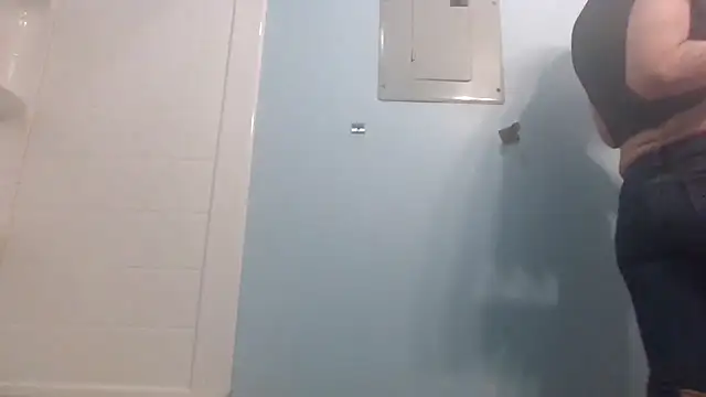 Snapshot of flavi1996 chatting on 01-12-26, 01:44 flavi1996 online show from 01-12-26, 01:44