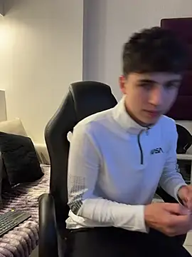 AdrianRinaldi online show from 11-18-25, 08:24