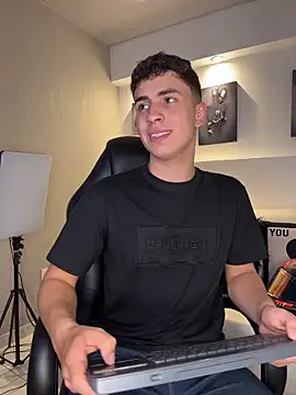 AdrianRinaldi online show from 04-06-26, 08:10