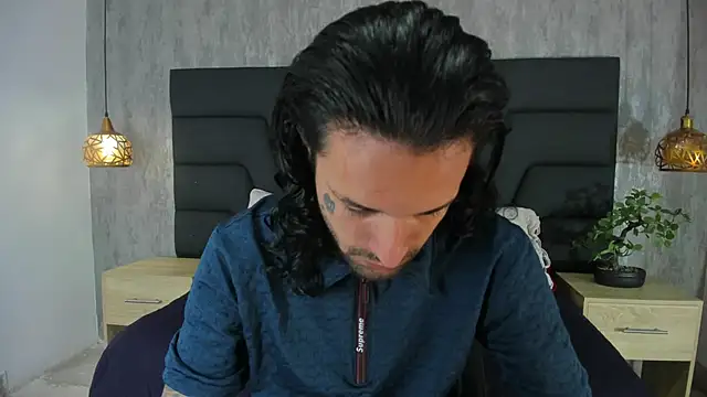 Hisoka 011 online show from 10-22-25, 07:35