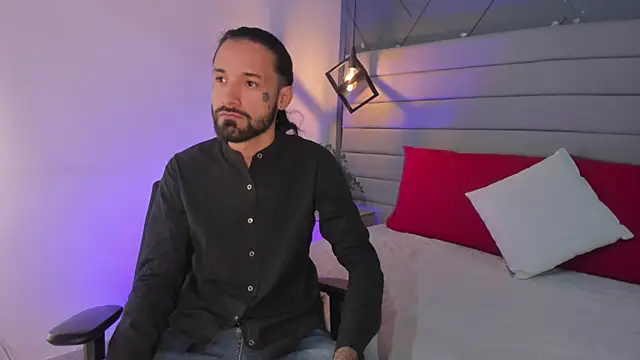 Hisoka 011 online show from 02-08-26, 01:03