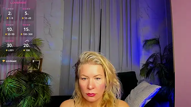 Julia Giulia online show from 03-27-26, 08:26