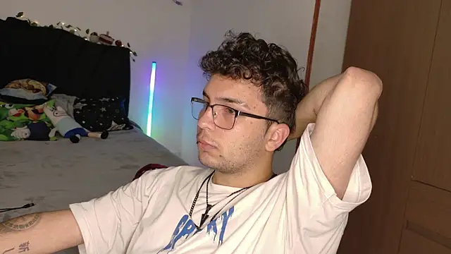 Conor Taylor online show from 10-23-25, 04:06