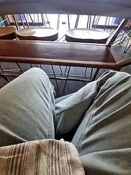 Snapshot of YoursThickDick chatting on 01-18-26, 09:13 YoursThickDick online show from 01-18-26, 09:13