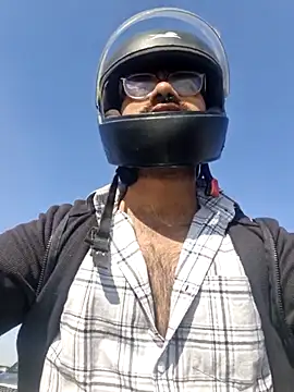 Snapshot of YoursThickDick chatting on 02-14-26, 04:42 YoursThickDick online show from 02-14-26, 04:42