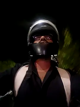 Snapshot of YoursThickDick chatting on 03-18-26, 03:59 YoursThickDick online show from 03-18-26, 03:59