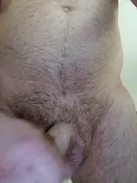 Snapshot of Lewisbbb chatting on 11-12-25, 12:44 Lewisbbb online show from 11-12-25, 12:44