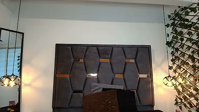 Hanna Lee   online show from 02-25-26, 02:16