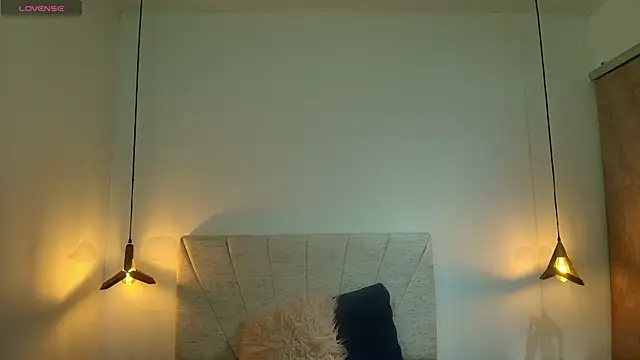 Hanna Lee   online show from 07-10-26, 08:00