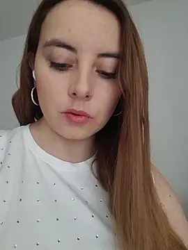 Scarlett Pink Rose online show from 11-28-25, 08:00