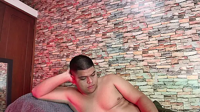 naomi campbel  online show from 02-07-26, 01:59