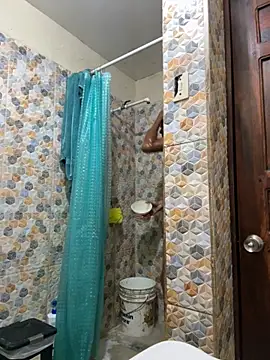 Snapshot of CHARLY-- chatting on 09-21-25, 01:07 CHARLY-- online show from 09-21-25, 01:07