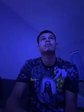 Snapshot of CHARLY-- chatting on 10-31-25, 08:04 CHARLY-- online show from 10-31-25, 08:04