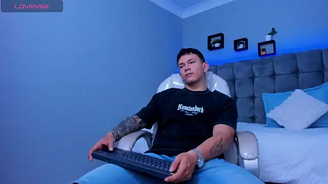 Thomas moon online show from 11-27-25, 12:07