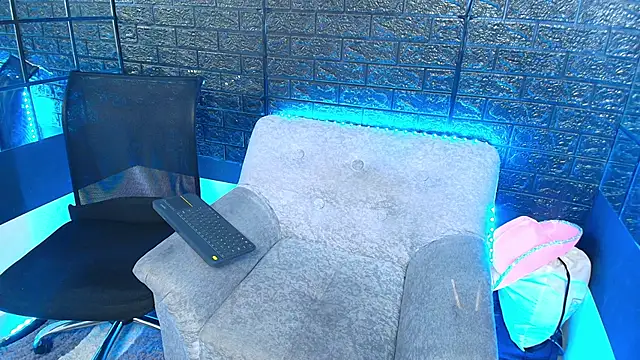 HellAndDante  online show from 11-24-25, 10:42