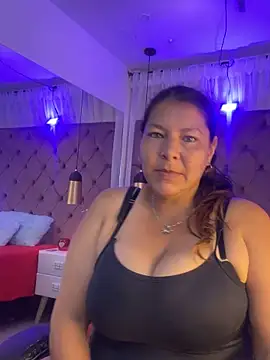 Snapshot of Sussan__ chatting on 04-20-26, 11:46 Sussan online show from 04-20-26, 11:46