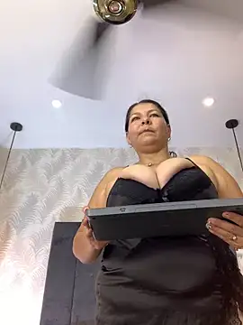 Snapshot of Sussan__ chatting on 06-18-26, 07:40 Sussan online show from 06-18-26, 07:40