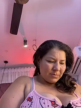 Snapshot of Sussan__ chatting on 07-17-26, 11:50 Sussan online show from 07-17-26, 11:50