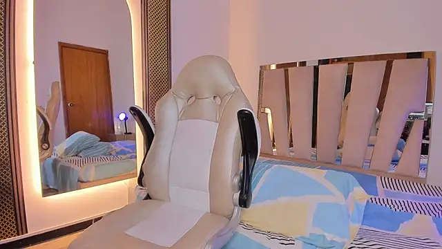 Elowen Clark online show from 01-08-26, 08:11