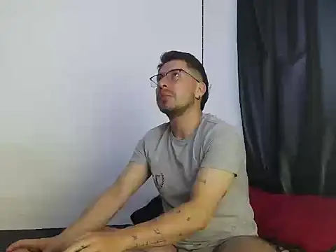 Letorres96 online show from 04-14-26, 04:07