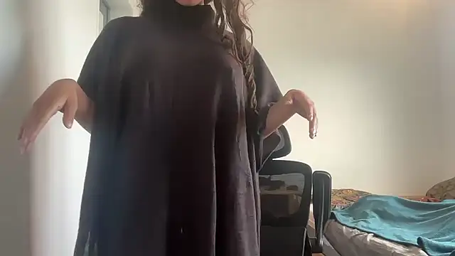 Snapshot of Daphnebby chatting on 10-02-25, 08:43 Daphnebby online show from 10-02-25, 08:43