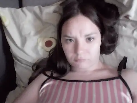 Snapshot of KatrinxCute chatting on 09-17-25, 06:15 KatrinxCute online show from 09-17-25, 06:15