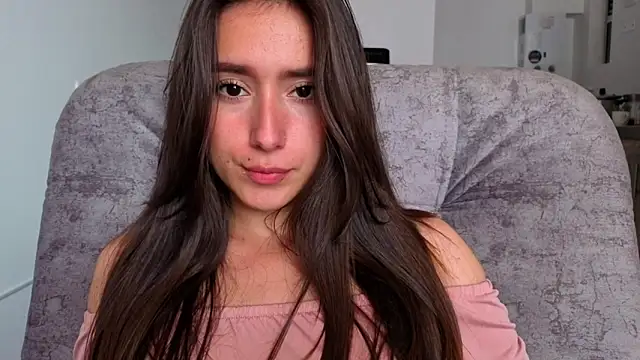 Snapshot of Adhara_Kitten chatting on 04-18-26, 07:07 Adhara Kitten online show from 04-18-26, 07:07