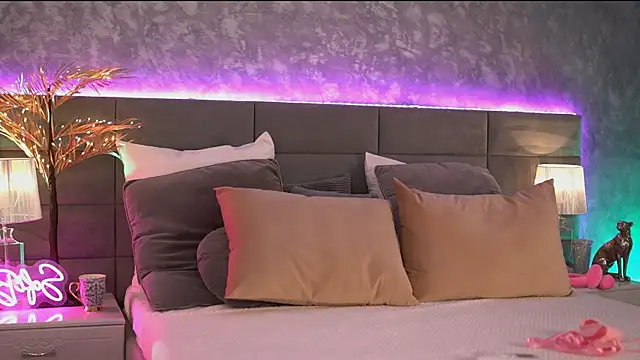 Snapshot of SofiBabe chatting on 11-04-25, 06:01 SofiBabe online show from 11-04-25, 06:01