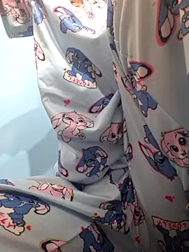 Snapshot of aellabeyonce chatting on 09-15-25, 07:52 aellabeyonce online show from 09-15-25, 07:52