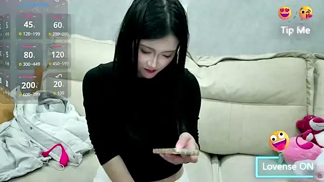 xiaoLI-2025 online show from 03-06-26, 03:30