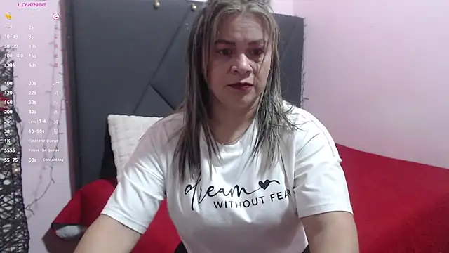 pamela echeverria online show from 11-29-25, 11:24