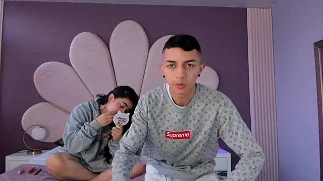 NickandAbby  online show from 10-24-25, 11:39