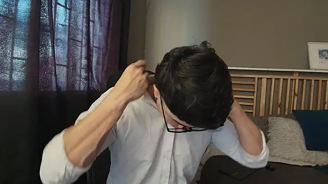 PaulEvens online show from 03-25-26, 01:39