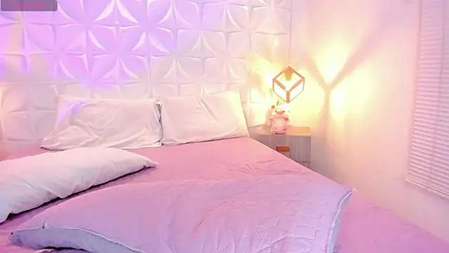 salem cute online show from 06-20-26, 04:26