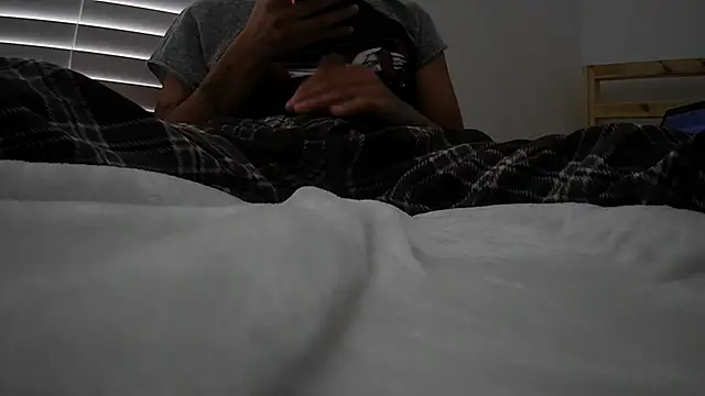 8inchess online show from 09-18-25, 05:04