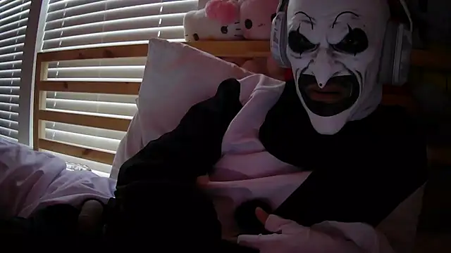 8inchess online show from 12-05-25, 06:59