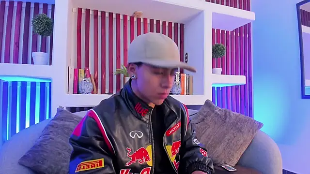 Troy dalton online show from 09-22-25, 08:33