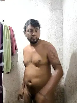 Snapshot of Luis77020192 chatting on 09-09-25, 03:06 Luis77020192 online show from 09-09-25, 03:06