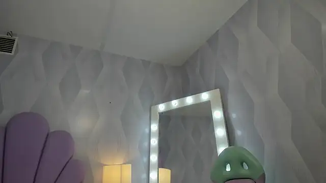 BabyAngel18  online show from 01-13-26, 11:37