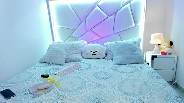 Snapshot of Sweeetcurvyx chatting on 06-12-26, 11:35 Sweeetcurvyx online show from 06-12-26, 11:35