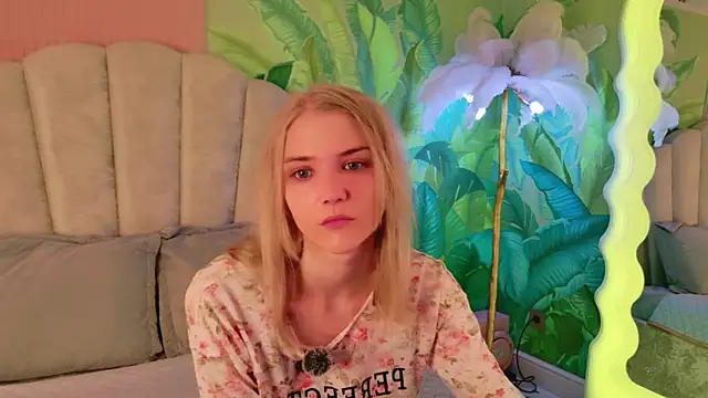 4example Chloe online show from 06-16-26, 05:43