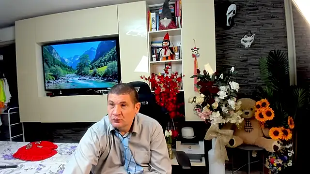 SpartacusDaddy48 online show from 05-16-26, 07:34
