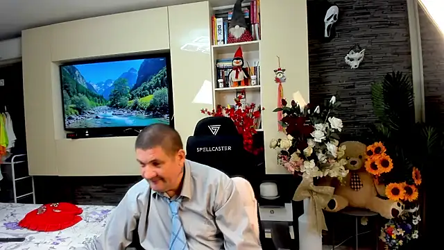 SpartacusDaddy48 online show from 05-16-26, 07:45